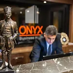 Onyx Business 3*