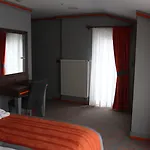 Onyx Business 3*